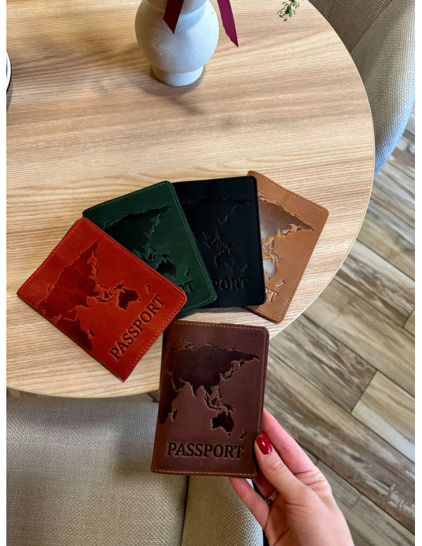Шкіряна обкладинка для паспорта з картою та написом 