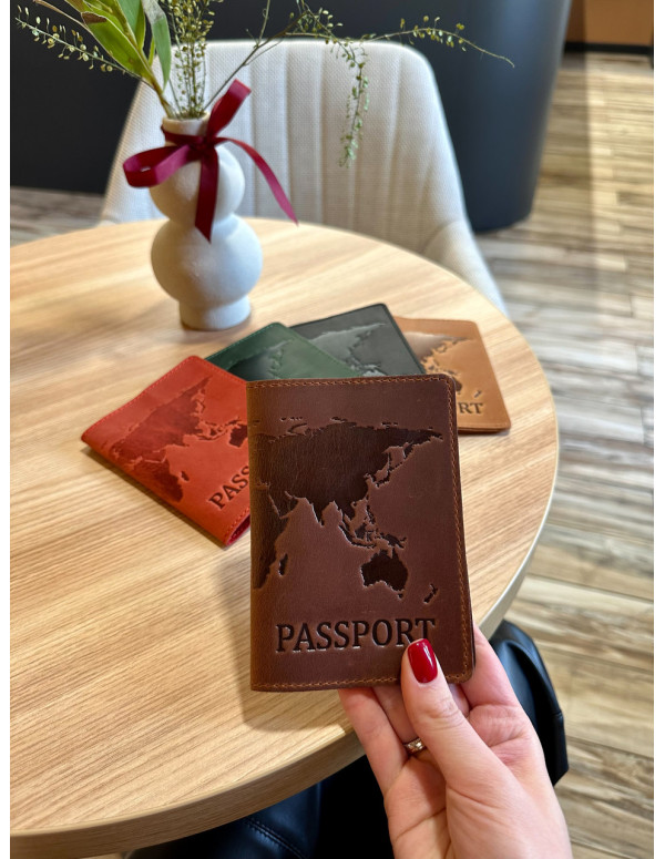 Шкіряна обкладинка для паспорта з картою та написом 