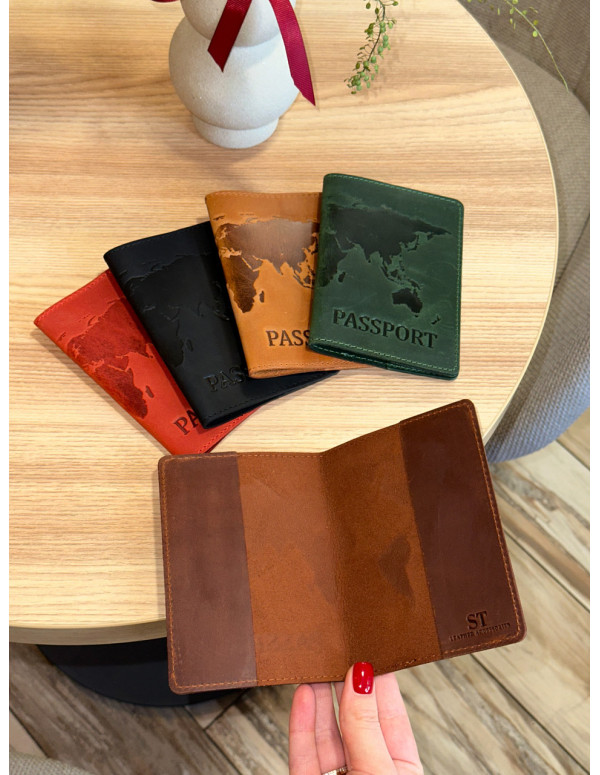 Шкіряна обкладинка для паспорта з картою та написом 