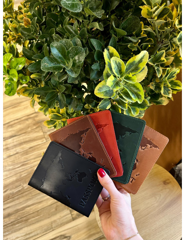 Шкіряна обкладинка для паспорта з картою та написом 