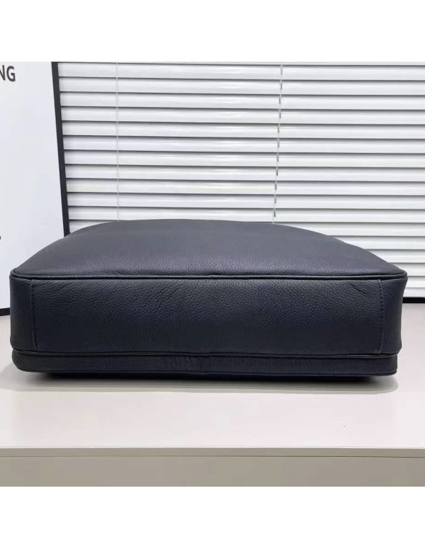 Шкіряний діловий портфель для ноутбука Delaro, чорний