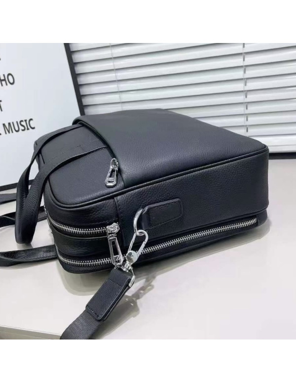 Шкіряний діловий портфель для ноутбука Delaro, чорний