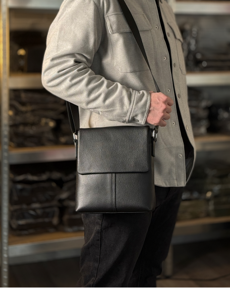 Чоловічий класичний шкіряний месенджер Aron, чорний