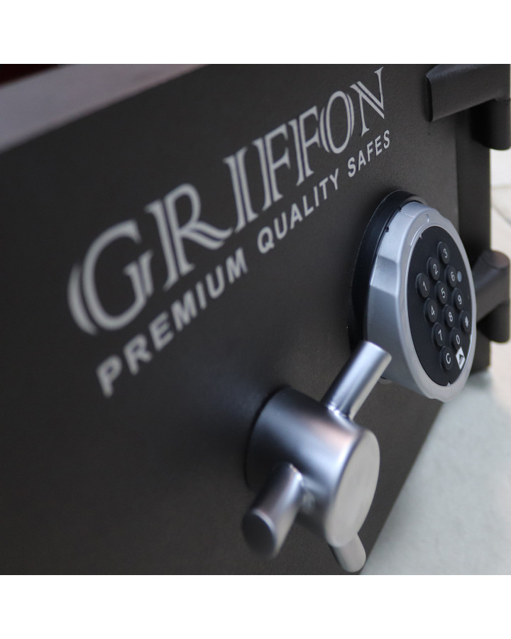 GRIFFON CLE.III.37.E — зламостійкий сейф українського виробництва