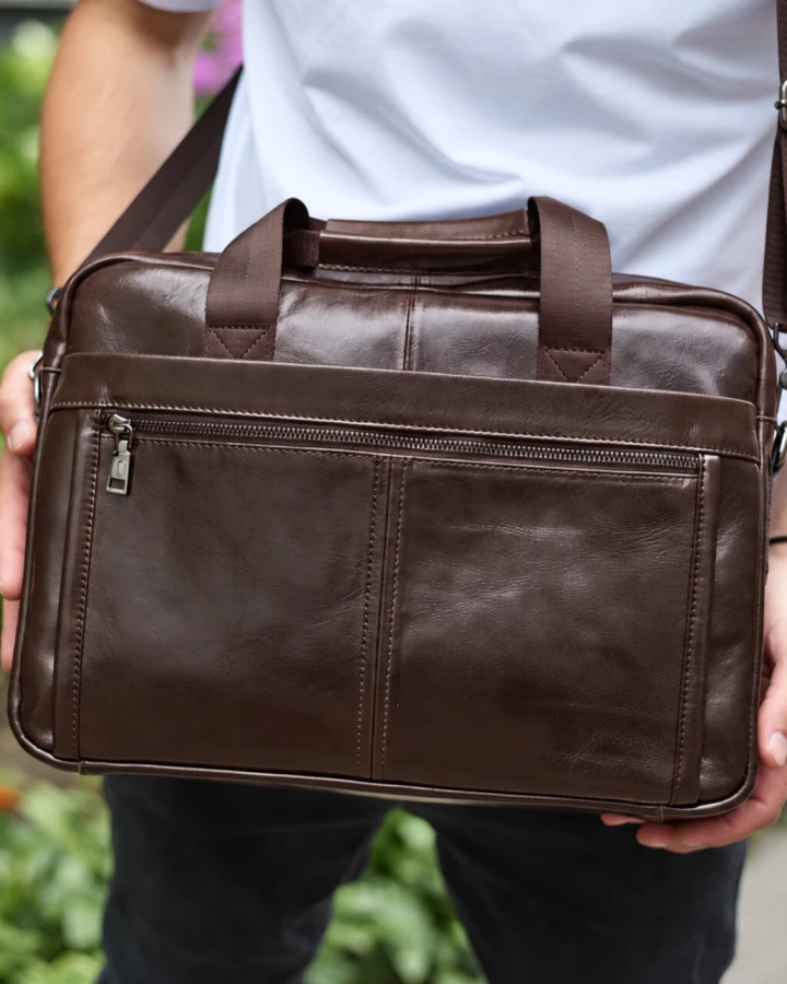 Чоловічий шкіряний портфель для ноутбука 15" з великою передньою кишенею, коричневий