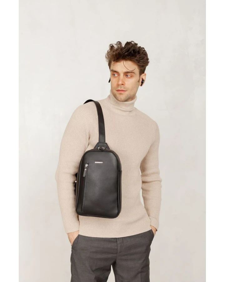 Чорний шкіряний чоловічий рюкзак на одне плече BlankNote Chest Bag