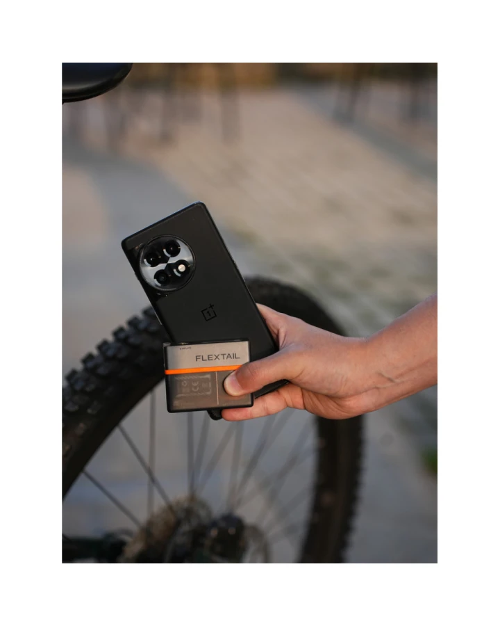 Велосипедний міні насос-задня фара Flextail Tiny Tire Pump ACS, чорний
