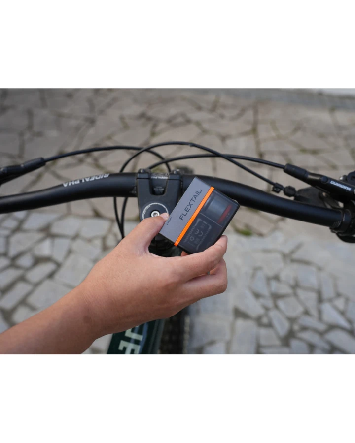 Велосипедний міні насос-задня фара Flextail Tiny Tire Pump ACS, чорний